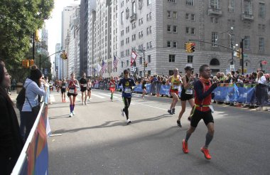 2021 New York City Maratonu 'nun 50. baskısı. 7 Kasım 2021, New York, ABD: 2021 NYC Maratonu 7 Kasım Pazar günü Central Park 'ta sona eren beş ilçede gerçekleşti.. 