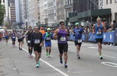 2021 New York City Maratonu 'nun 50. baskısı. 7 Kasım 2021, New York, ABD: 2021 NYC Maratonu 7 Kasım Pazar günü Central Park 'ta sona eren beş ilçede gerçekleşti.. 