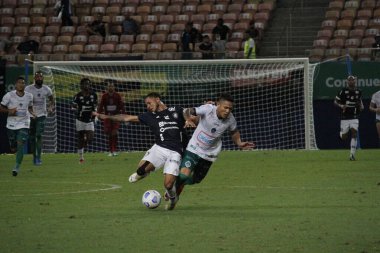 Yeşil Kupa Çeyrek finali: Manaus ve Remo: 12 Kasım 2021, Manaus, Amazonas, Brezilya: Manaus ve Remo arasında 12 Kasım Cuma günü Manaus 'taki Arena da Amazania stadyumunda oynanan Green Cup Soccer çeyrek finalleri için oynanan futbol maçı).