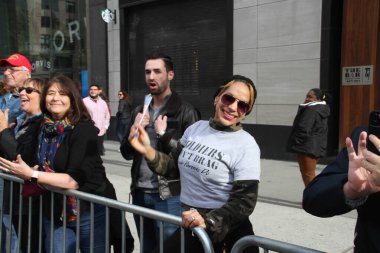 NYCs 102. Yıllık Gaziler Günü Geçidi. 11 Kasım 2021, New York, ABD: Aralarında aktif görev yapan üyelerin de yer aldığı yaklaşık 200 birliğin yer aldığı Birleşik Savaş Gazileri Konseyi 'nin ev sahipliğinde düzenlenen 102. Yıllık Gaziler Günü Geçidi 