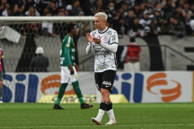 Brezilya Futbol Şampiyonası: Korintliler ve Cuiaba. 13 Kasım 2021, Sao Paulo, Brezilya: Corinthians takımından Roger Guedes, Corinthians ve Cuiaba arasında oynanan futbol maçı sırasında, Brezilya Futbol Şampiyonası 'nın 32. turu için geçerlidir.