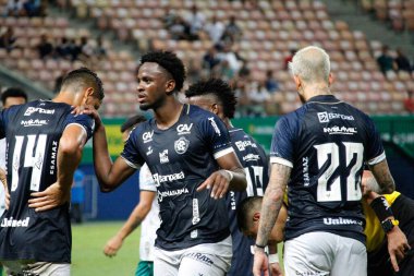 Yeşil Kupa Çeyrek finali: Manaus ve Remo: 12 Kasım 2021, Manaus, Amazonas, Brezilya: Manaus ve Remo arasında 12 Kasım Cuma günü Manaus 'taki Arena da Amazania stadyumunda oynanan Green Cup Soccer çeyrek finalleri için oynanan futbol maçı).