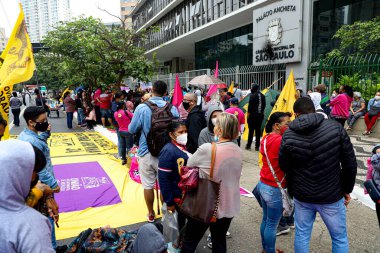 Sao Paulo şehir meclisi önünde iskan eylemi. 11 Kasım 2021, Sao Paulo, Brezilya: Konutlarla bağlantılı çeşitli gruplardan göstericiler Sao Paulo Şehir Meclisi önünde gösteri yaptılar