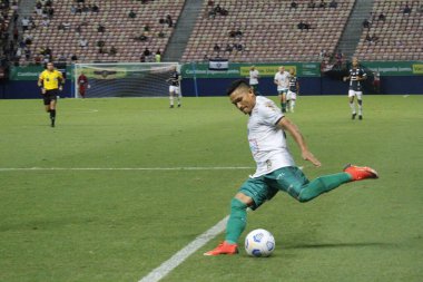 Yeşil Kupa Çeyrek finali: Manaus ve Remo: 12 Kasım 2021, Manaus, Amazonas, Brezilya: Manaus ve Remo arasında 12 Kasım Cuma günü Manaus 'taki Arena da Amazania stadyumunda oynanan Green Cup Soccer çeyrek finalleri için oynanan futbol maçı).