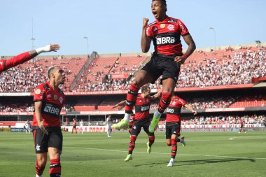 Brezilya Futbol Şampiyonası: Sao Paulo ve Flamengo. 14 Kasım 2021, Sao Paulo, Brezilya: Flamengo takımından Gabigol, Sao Paulo ile Flamengo arasında oynanan maçta attığı golü kutluyor. 