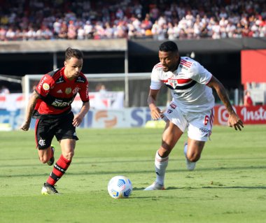 Brezilya Futbol Şampiyonası: Sao Paulo ve Flamengo. 14 Kasım 2021, Sao Paulo, Brezilya: Flamengo takımından Gabigol, Sao Paulo ile Flamengo arasında oynanan maçta attığı golü kutluyor. 