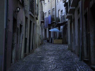 16 Kasım 2021, Lizbon, Portekiz: 16 Kasım Salı günü Lizbon 'un merkezindeki Sao Vicente ilçesinde yer alan Salvador Caddesi manzarası).