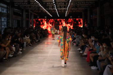 SPFW N52: Sankofa Geçidi: Meninos Rei projesi SS 22 koleksiyonu. 18 Kasım 2021, Sao Paulo, Brezilya: SPFW N52: Sankofa Geçidi: Meninos Rei projesi SS 22 koleksiyonu SPFW N52 'nin üçüncü gününde (Sao Paulo Moda Haftası)