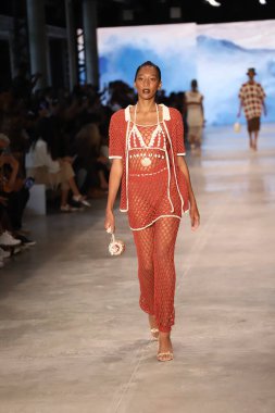 SPFW N52: Sankofa Geçidi: Meninos Rei projesi SS 22 koleksiyonu. 18 Kasım 2021, Sao Paulo, Brezilya: SPFW N52: Sankofa Geçidi: Meninos Rei projesi SS 22 koleksiyonu SPFW N52 'nin üçüncü gününde (Sao Paulo Moda Haftası)
