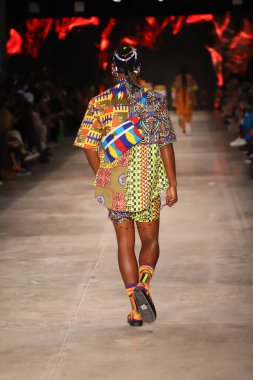 SPFW N52: Sankofa Geçidi: Meninos Rei projesi SS 22 koleksiyonu. 18 Kasım 2021, Sao Paulo, Brezilya: SPFW N52: Sankofa Geçidi: Meninos Rei projesi SS 22 koleksiyonu SPFW N52 'nin üçüncü gününde (Sao Paulo Moda Haftası)