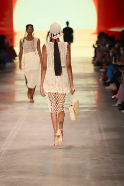 SPFW N52: Sankofa Geçidi: Meninos Rei projesi SS 22 koleksiyonu. 18 Kasım 2021, Sao Paulo, Brezilya: SPFW N52: Sankofa Geçidi: Meninos Rei projesi SS 22 koleksiyonu SPFW N52 'nin üçüncü gününde (Sao Paulo Moda Haftası)
