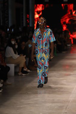 SPFW N52: Sankofa Geçidi: Meninos Rei projesi SS 22 koleksiyonu. 18 Kasım 2021, Sao Paulo, Brezilya: SPFW N52: Sankofa Geçidi: Meninos Rei projesi SS 22 koleksiyonu SPFW N52 'nin üçüncü gününde (Sao Paulo Moda Haftası)