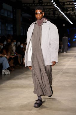 SPFW N52: Sankofa Geçidi: Meninos Rei projesi SS 22 koleksiyonu. 18 Kasım 2021, Sao Paulo, Brezilya: SPFW N52: Sankofa Geçidi: Meninos Rei projesi SS 22 koleksiyonu SPFW N52 'nin üçüncü gününde (Sao Paulo Moda Haftası)