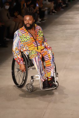 SPFW N52: Sankofa Geçidi: Meninos Rei projesi SS 22 koleksiyonu. 18 Kasım 2021, Sao Paulo, Brezilya: SPFW N52: Sankofa Geçidi: Meninos Rei projesi SS 22 koleksiyonu SPFW N52 'nin üçüncü gününde (Sao Paulo Moda Haftası)