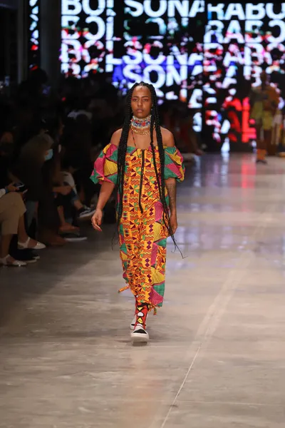 Spfw N52 Parade Sankofa Meninos Rei Project Collection 2021 파울로 — 스톡 사진