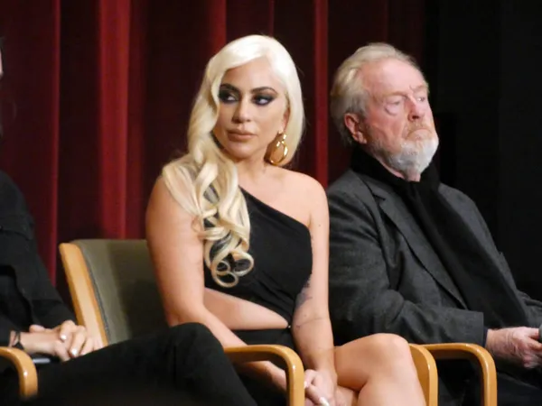 Lady Gaga Stuns Manhattan Premiere House Gucci Nov 2021 Мангеттен — стокове фото