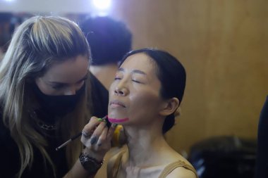 Fernanda Yamamoto Projesi SS 22 koleksiyonu için geçit töreni. 19 Kasım 2021, Sao Paulo, Brezilya: Moda tasarımcısı Fernanda Yamamoto SS 22 Koleksiyonu, SPFW 'nin dördüncü günü (Sao Paulo Moda Haftası) N52