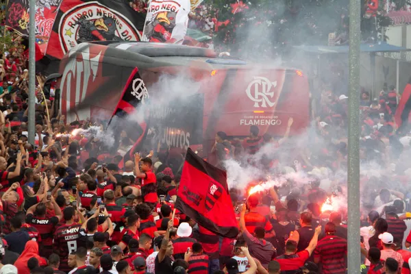 Fotbal Flamengo Fanoušci Doprovázejí Týmový Výlet Finále Libertadores Listopadu 2021 — Stock fotografie