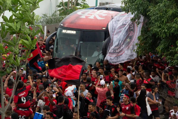 Labdarúgás Flamengo Rajongók Kísérik Csapat Utazását Libertadores Döntőbe 2021 November — Stock Fotó