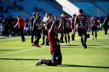 Futbol: Copa Sudamericana Finalleri: Athletico Paranaense ve Red Bull Bragantino. 20 Kasım 2021, Montevideo, Uruguay: Athletico Paranaense takımından Nikao 'nun attığı golün kutlanması, Athletico Paranaense ve 