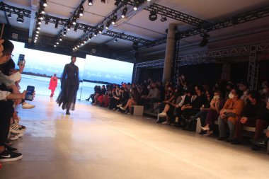 SPFW N52: Tasarımcı Rafaela Caniello SS 22 Koleksiyonu. 19 Kasım 2021, Sao Paulo, Brezilya: Stil sanatçısı Rafaela Caniello SS 22 Koleksiyonu, SPFW 'nin dördüncü günü (Sao Paulo Moda Haftası) N52