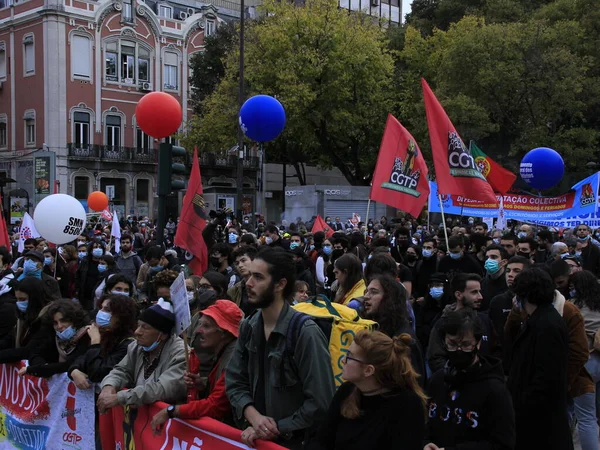 リスボンでの労働者の全国デモ ポルトガルのリスボン 2021年11月20日 ポルトガルの労働者は より良い賃金のための全国的なデモンストレーションに参加し 毎週の労働時間の短縮と不安定性を根絶することを求めます — ストック写真