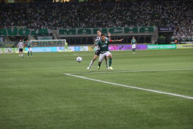 Brezilya Futbol Şampiyonası: Gremio ve Flamengo. 23 Kasım 2021, Porto Alegre, Brezilya: Rene, Flamengo 'dan, Porto Alegre' deki Arena do Gremio 'da düzenlenen Brezilya Futbol Şampiyonası' nın 2. turunun rötarlı maçı sırasında takım