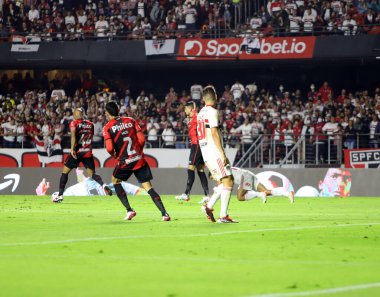 Sao Paulo ve Athletico Paranaense. 24 Kasım 2021, Rio de Janeiro, Brezilya: Sao Paulo takımından Koç Rogerio Ceni, Sao Paulo ve Athletico Paranaense arasında oynanan futbol maçı sırasında, 34. 