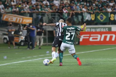 Brezilya Futbol Şampiyonası: Gremio ve Flamengo. 23 Kasım 2021, Porto Alegre, Brezilya: Rene, Flamengo 'dan, Porto Alegre' deki Arena do Gremio 'da düzenlenen Brezilya Futbol Şampiyonası' nın 2. turunun rötarlı maçı sırasında takım