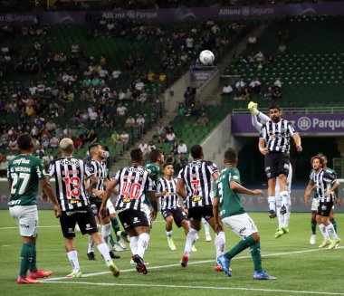 Brezilya Futbol Şampiyonası: Gremio ve Flamengo. 23 Kasım 2021, Porto Alegre, Brezilya: Rene, Flamengo 'dan, Porto Alegre' deki Arena do Gremio 'da düzenlenen Brezilya Futbol Şampiyonası' nın 2. turunun rötarlı maçı sırasında takım