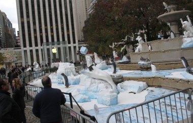 Beşinci Sezon 2021. Sezon. 26 Kasım 2021, New York, ABD: Beşinci Sezon 2021, Beşinci Cadde 'deki hayvan heykelleri sergisi halkın ilgisini çekti. 