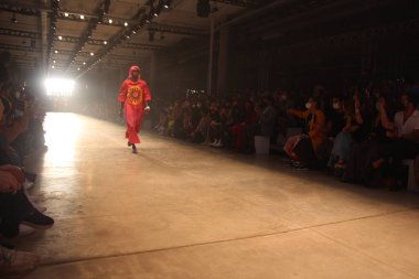 SPFW N52: Apartamento 03 SS 22 Koleksiyonu Geçidi. 20 Kasım 2021, Sao Paulo, Brezilya: Apartamento 03 SS 22 Koleksiyonu, SPFW (Sao Paulo Moda Haftası) N52, Sao Paulo Kültür Merkezi, 20 Cumartesi günü).