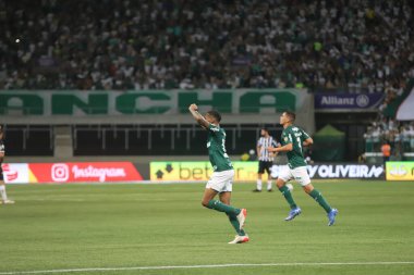 Brezilya Futbol Şampiyonası: Gremio ve Flamengo. 23 Kasım 2021, Porto Alegre, Brezilya: Rene, Flamengo 'dan, Porto Alegre' deki Arena do Gremio 'da düzenlenen Brezilya Futbol Şampiyonası' nın 2. turunun rötarlı maçı sırasında takım