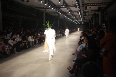 SPFW N52: Apartamento 03 SS 22 Koleksiyonu Geçidi. 20 Kasım 2021, Sao Paulo, Brezilya: Apartamento 03 SS 22 Koleksiyonu, SPFW (Sao Paulo Moda Haftası) N52, Sao Paulo Kültür Merkezi, 20 Cumartesi günü).