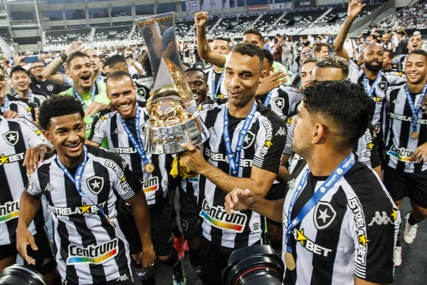 Rio de Janeiro (RJ), 28 / 11 / 2021 - Brasilian Serie B Şampiyonları zaferi kutluyor 