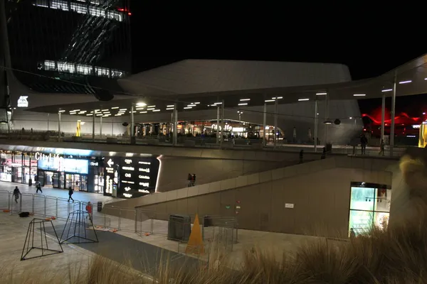 November 2021 Milano Italien Liten Rörelse Stadslivet Shopping Grund Intensiv — Stockfoto