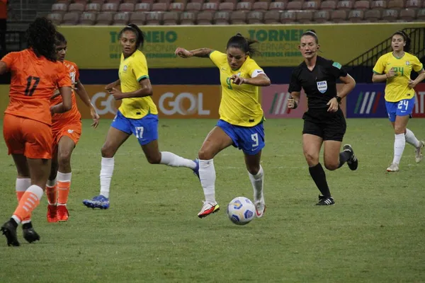 国际女子足球锦标赛 智利和委内瑞拉 2021年11月25日 巴西亚马孙州马瑙斯 智利国家队与委内瑞拉国家队之间的足球比赛 适用于国际女子足球锦标赛开幕 — 图库照片