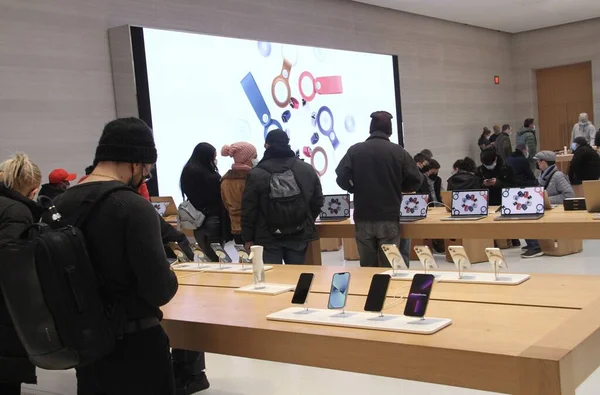Μαύρη Παρασκευή Στο Apple Store Στη Νέα Υόρκη Νοεμβρίου 2021 — Φωτογραφία Αρχείου