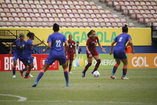国际女子足球锦标赛 委内瑞拉和印度 2021年12月1日 巴西马瑙斯亚马孙 委内瑞拉和印度之间的足球比赛 适用于在马瑙斯Arena Amazania举行的国际女子足球锦标赛 — 图库照片
