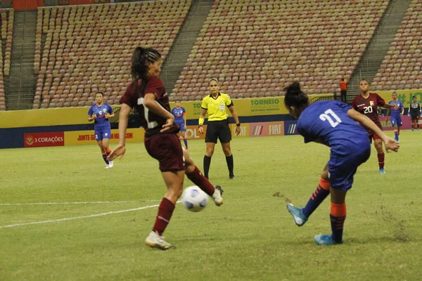 国际女子足球锦标赛 委内瑞拉和印度 2021年12月1日 巴西马瑙斯亚马孙 委内瑞拉和印度之间的足球比赛 适用于在马瑙斯Arena Amazania举行的国际女子足球锦标赛 — 图库照片