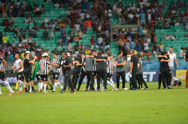 Brezilya Futbol Şampiyonası: Bahia ve Atletico Mineiro. 2 Aralık 2021 'de, Salvador, Bahia, Brezilya: Atletico Mineiro oyuncuları, Bahia' ya karşı 3-2 'lik galibiyetin ardından Brezilya Futbol Şampiyonası unvanını kutladı.
