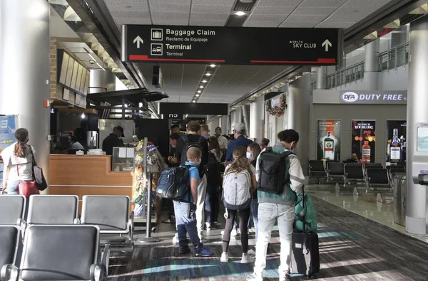 Aeropuerto Internacional Del Condado Miami Dade Medio Variante Omicron Diciembre —  Fotos de Stock