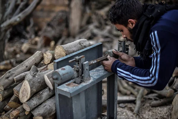 Палестинські Робітники Рубали Дрова Щоб Продати Взимку Газі Грудня 2021 — стокове фото