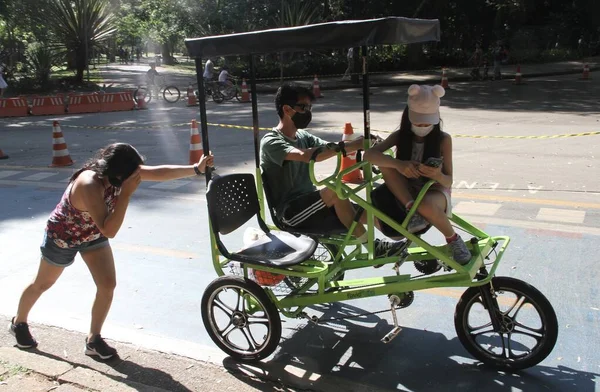 Parc Ibirapuera Était Bondé Par Une Journée Ensoleillée Décembre 2021 — Photo