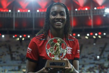 Brezilya Futbol Şampiyonası: Flamengo ve Santos. 6 Aralık 2021, Rio de Janeiro, Brezilya: Brezilya 'da Maracana Stadyumu' nda düzenlenen Brezilya Futbol Şampiyonası 'nın 37. turu için Flamengo ve Santos arasında oynanan futbol maçı.