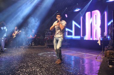 Osasco 'daki Queima do Alho partisinde İsrail ve Rodolfo ikilisinden. 5 Aralık 2021, Osasco, Sao Paulo, Brezilya: İsrail ve Rodolfo ikilisi Osasco şehrindeki geleneksel Queima do Alho partisinde konser verdiler.