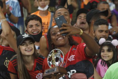 Brezilya Futbol Şampiyonası: Flamengo ve Santos. 6 Aralık 2021, Rio de Janeiro, Brezilya: Brezilya 'da Maracana Stadyumu' nda düzenlenen Brezilya Futbol Şampiyonası 'nın 37. turu için Flamengo ve Santos arasında oynanan futbol maçı.