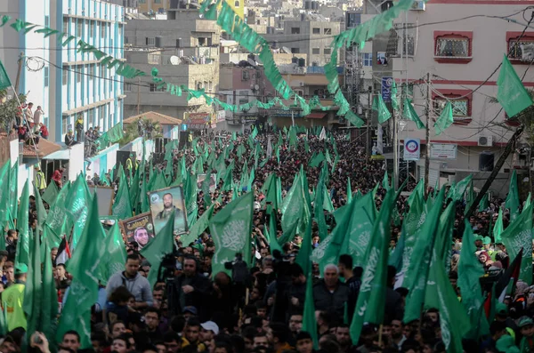 Filistin Slamcı Hareketinin Yıldönümü Münasebetiyle Düzenlenen Yürüyüşe Hamas Taraftarları Katıldı — Stok fotoğraf