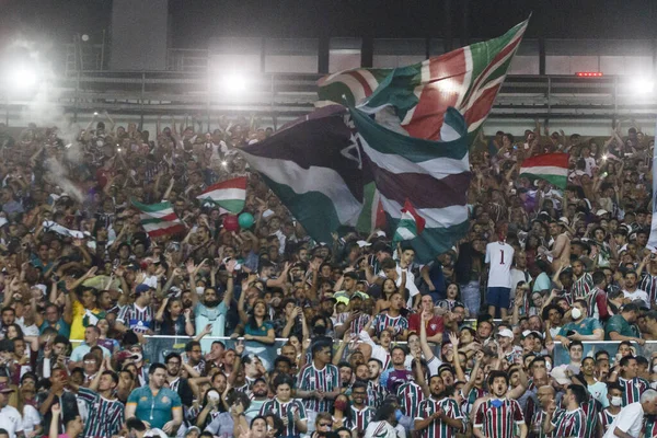 ブラジルサッカー選手権 軽快さとチャペセンス 2021年12月9日 ブラジルのリオデジャネイロ マラカナスタジアムで開催されたブラジルサッカー選手権の最後のラウンドで有効なFluminenseとChapecenseの間のサッカー試合 — ストック写真