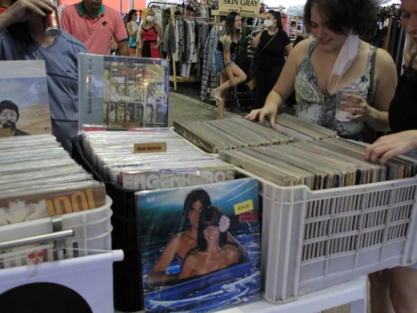 Publikum Genießt Raritäten Auf Einer Vinyl Messe Auf Dem Curitiba — Stockfoto